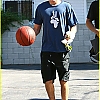 Filename=zac-efron-paparazzi-flowers-17.jpg
Filesize=262KB
Dimensions=817x1222
Date added=Nov 16, 2007 zac-efron-paparazzi-flowers-17.jpg