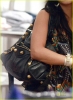 vanessa-hudgens-holiday-18.jpg